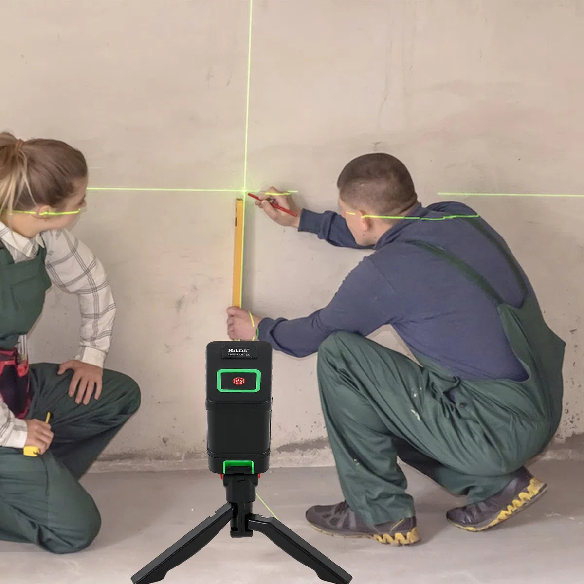 Livella Laser Autolivellante a Croce Linea Verde Orizzontale e Verticale con Supporto Magnetico Borsa Portatile e Treppiede (Batterie Incluse)