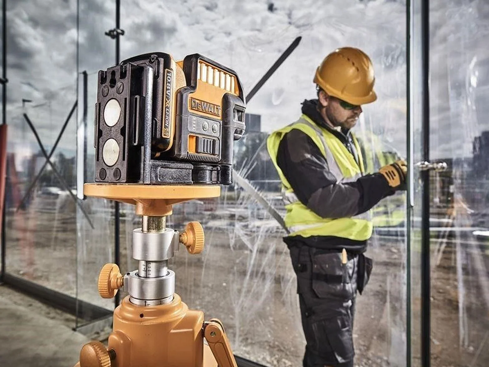 DeWalt DCE0825D1G-QW A 5 Linee Laser, Verde, 10.8 V, Nero
