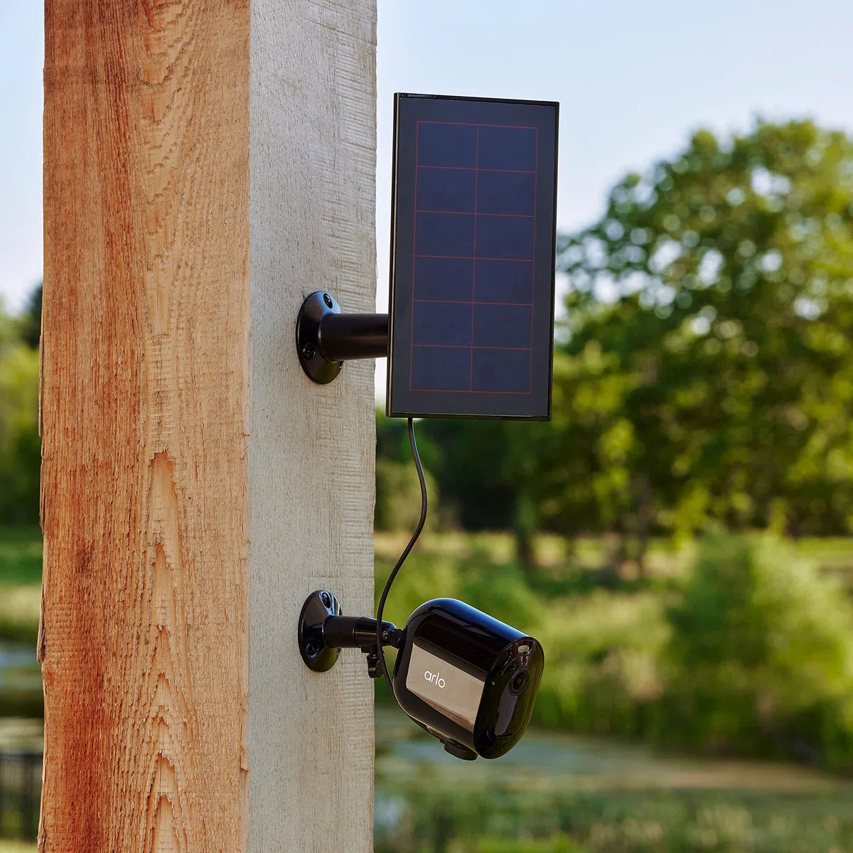Arlo Pannello Solare, Cavo Da 2,4 m, Nera, Compatibile Con Pro 3, Pro 4 (+XL), Pro 5, Floodlight, Ultra 2 (+XL), Go 2, Per Cariche 24 Ore Su 24, 7 Giorni Su 7 - Accessorio Certificato VMA5600B