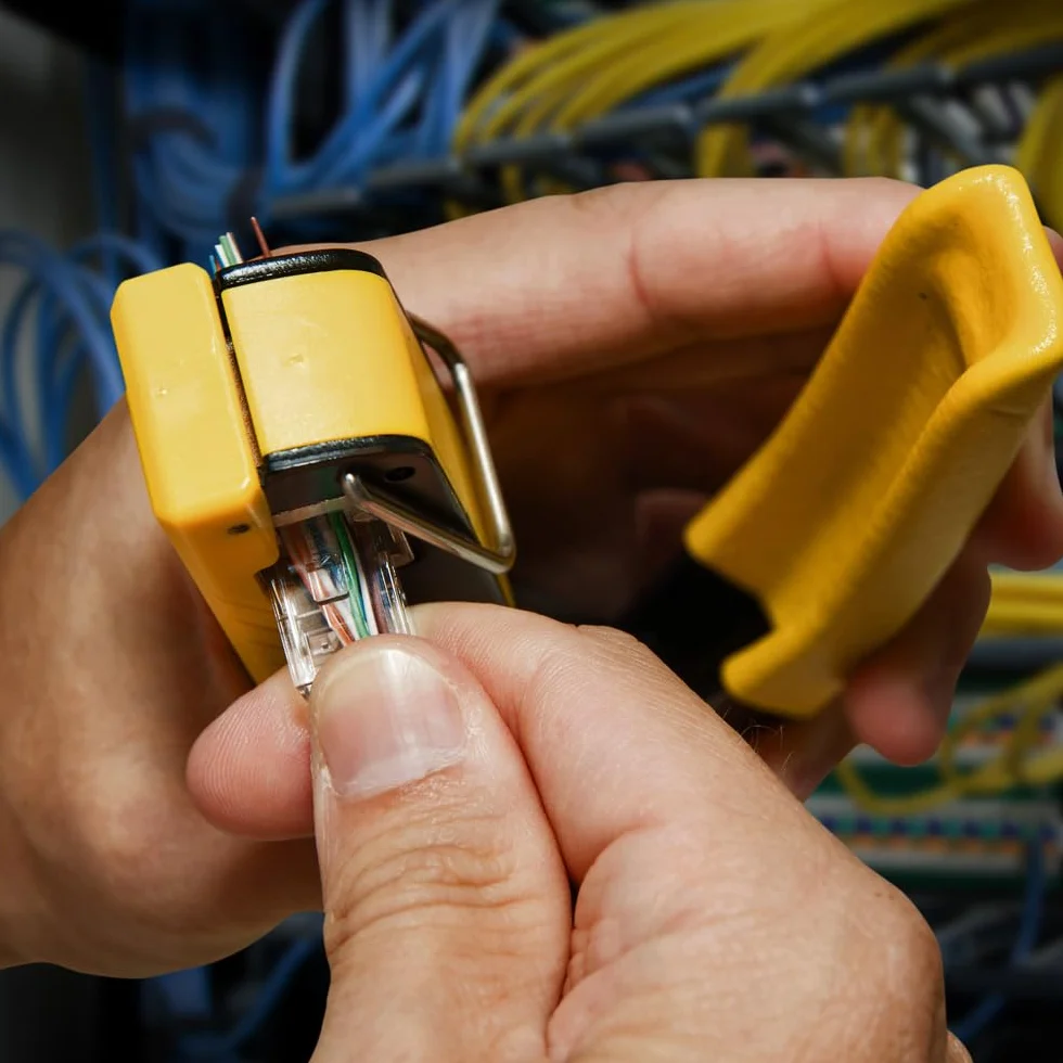Crimpatrice compatta pass-thru modulare per connettori dati Pass-THU RJ45 Klein Tools VDV226-005