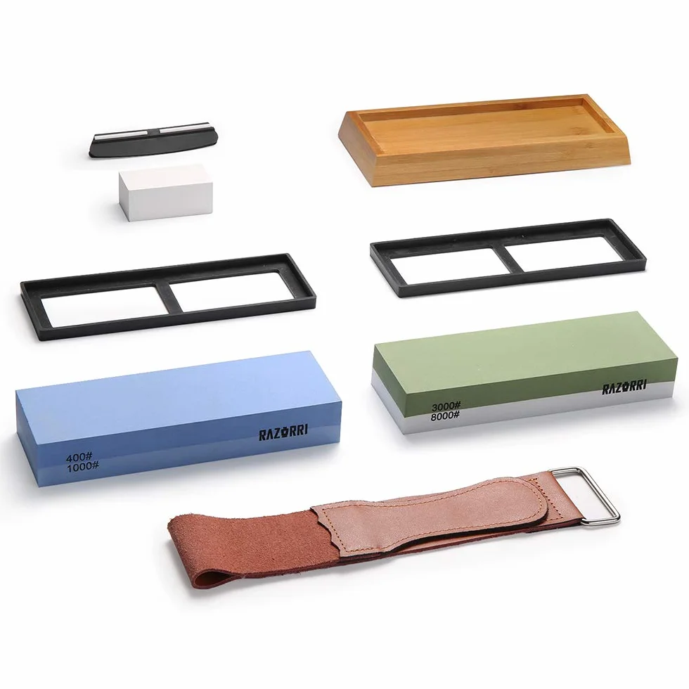 Razorri Solido S2 set di pietre da affilare con base ergonomica in bambù – Pietre abrasive double-face con grana 400/1000, 3000/8000, strisce in pelle, guida angolare (Piatta Base)