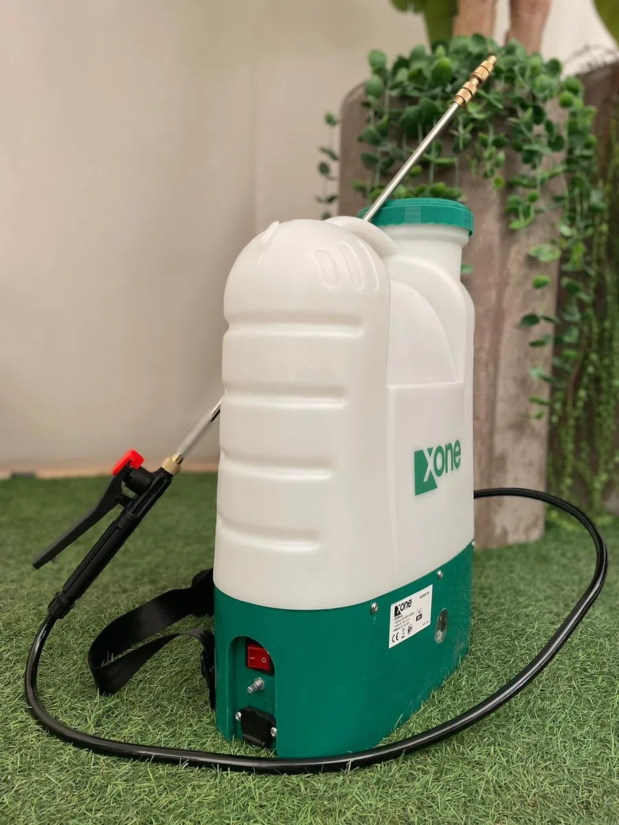 XONE | POMPA A SPALLA irroratrice con BATTERIA al litio (12V - 8Ah),16 litri con sebatoio resistente ai raggi UV. Lancia telescopica in acciaio