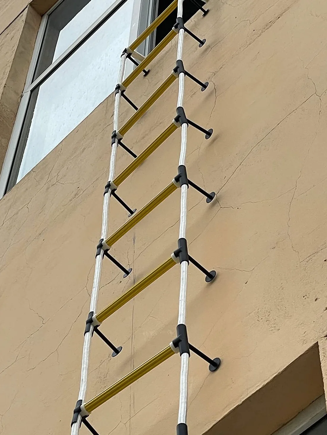 Scala di Corda Antincendio 2,5 m con Stabilizzatori Distanziali | Scala di estensione di emergenza | Resistente agli agenti atmosferici con ganci a molla | Veloce da implementare e facile da usare