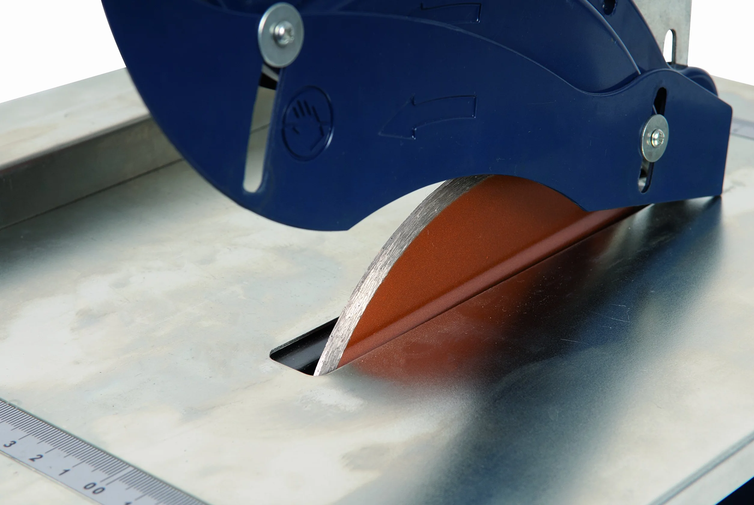 FERM Tagliapiastrelle 600W 180mm - Sistema di raffreddamento ad acqua - Include 1 lama diamantata