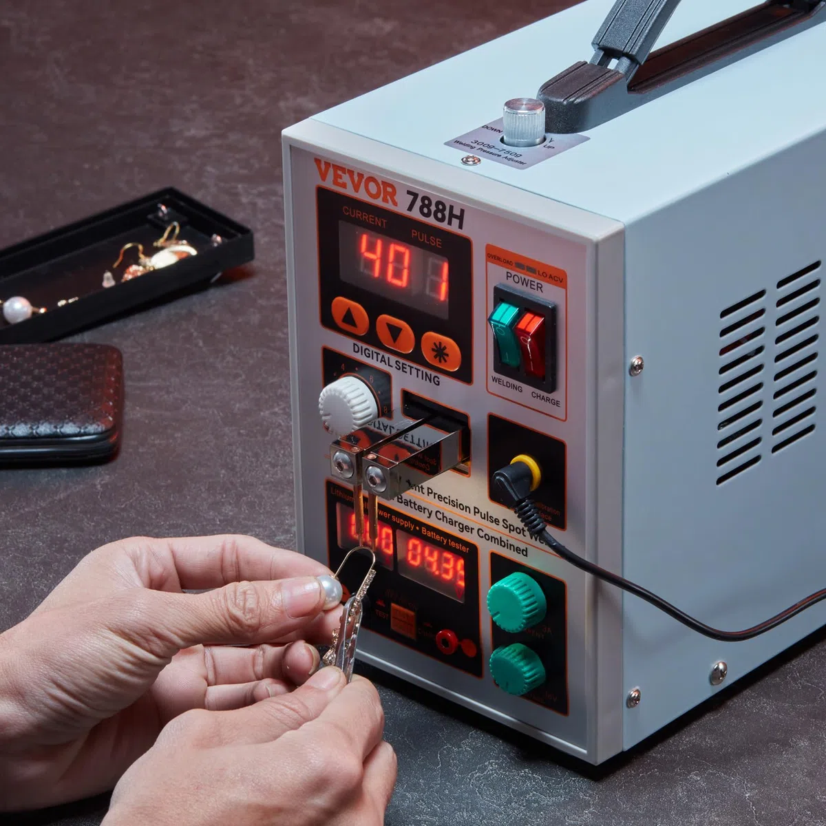 VEVOR Saldatrice a Punti a Batteria, Saldatrice a Punti a Impulsi 788H, Saldatrice a Batteria Portatile ad Alta Potenza con 2 Modalità, LED per Nichel Puro da 0,15 mm
